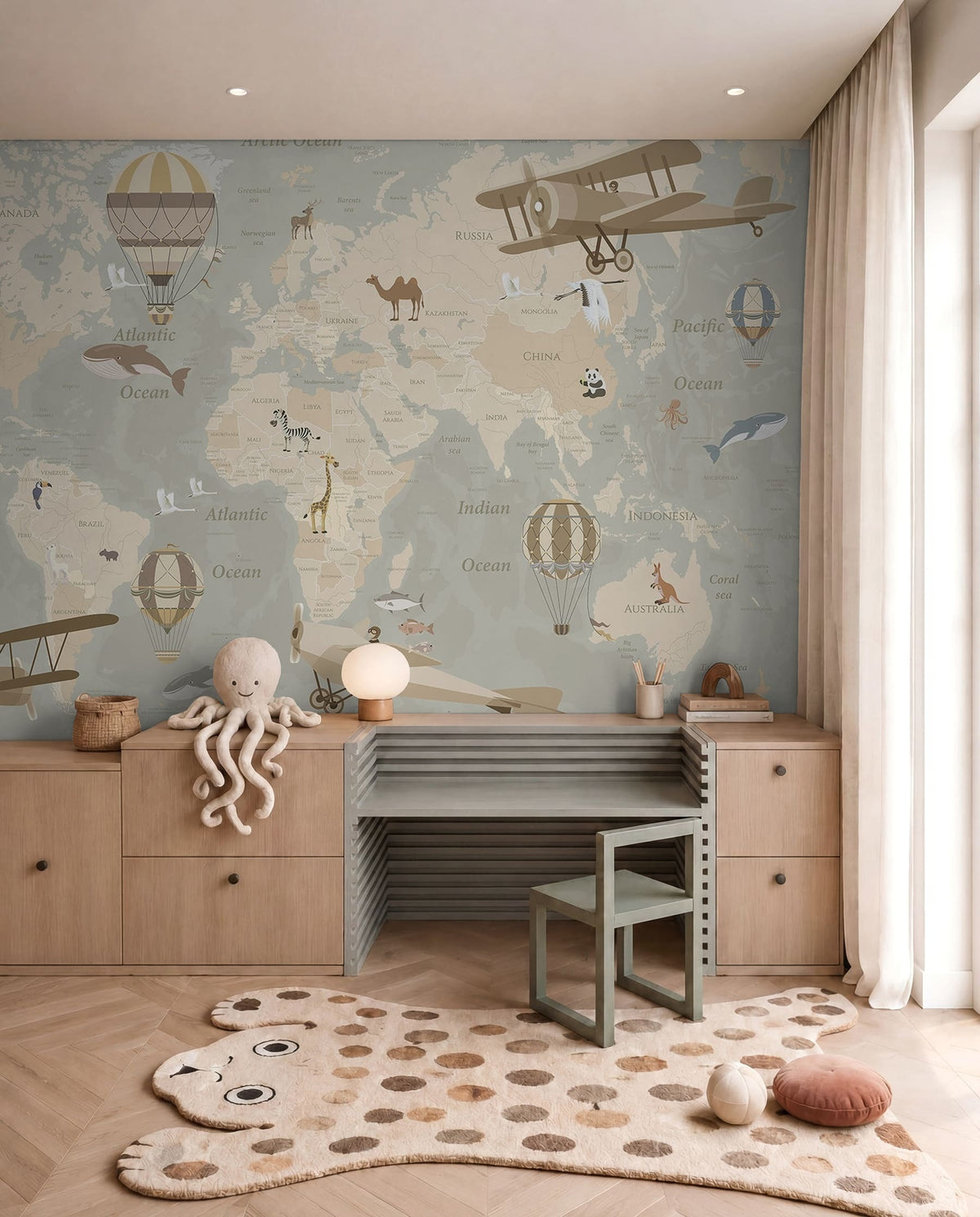 Papier peint Carte du monde et ballons