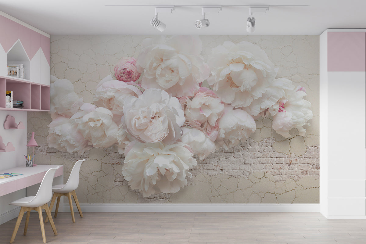 Papier peint Pivoines sur enduit patiné